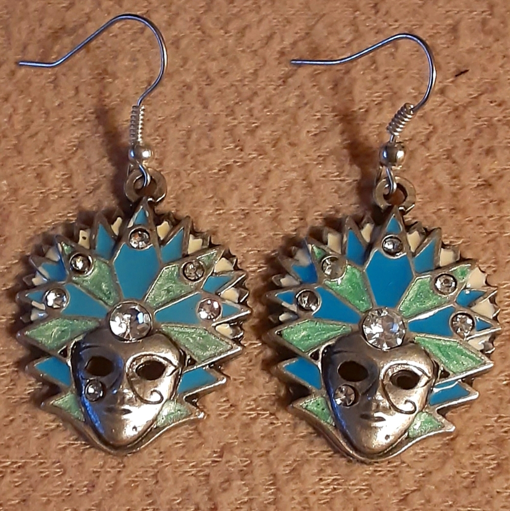 Vintage mask fashion earrings
